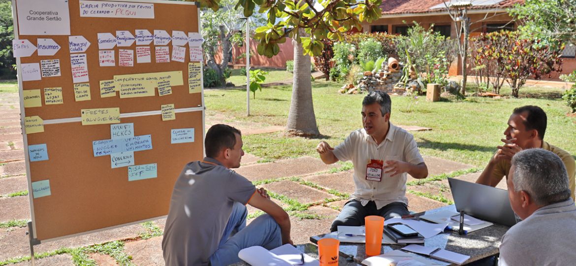 Oficina reúne organizações de base comunitária para mapear cadeias de valor dos produtos da sociobiodiversidade