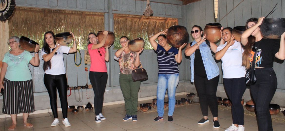 mulheres visitantes etnoturismo povo suruí